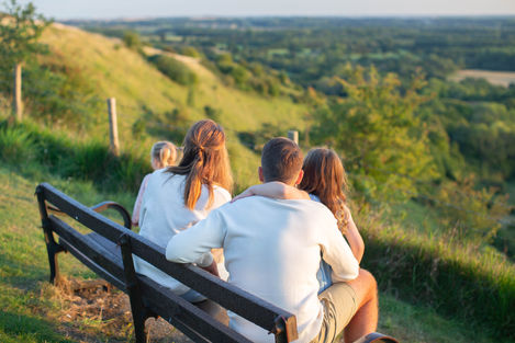 family-photos-outdoors-gift-voucher-kent