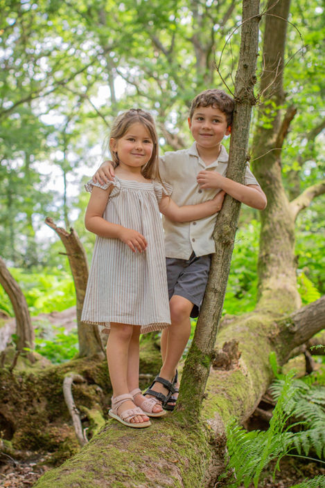 ashford-kent-the-warren-sibling-photos-local