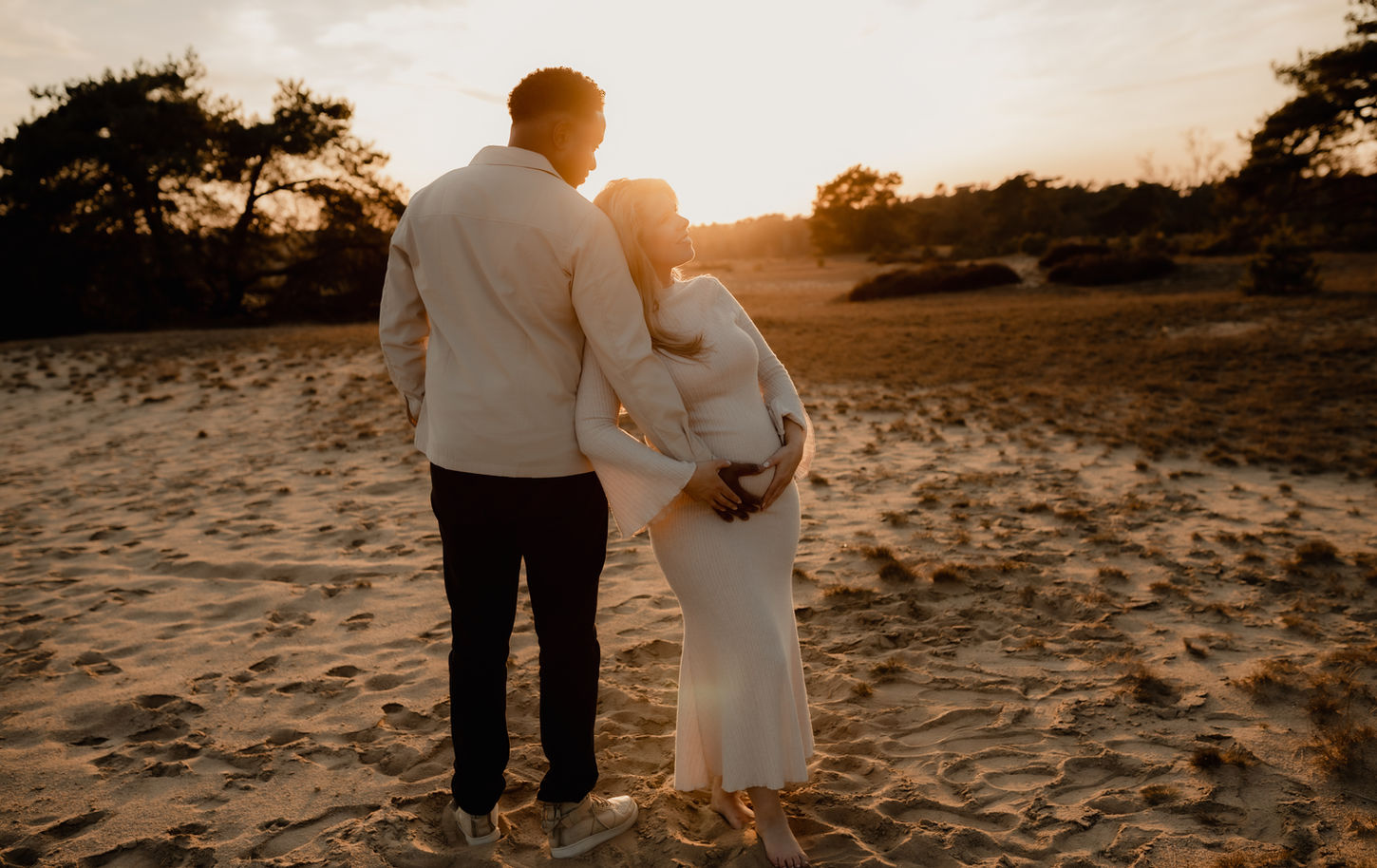 studio joyce tempel fotograaf fotografie fotoshoot posbank arnhem gelderland zwangerschap zwangerschapsshoot zwangerschapsfotografie zwangerschapfotograaf buiten