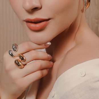 5871 - Brinco Lyra
4724 - Anel Duas Gotas Martelado