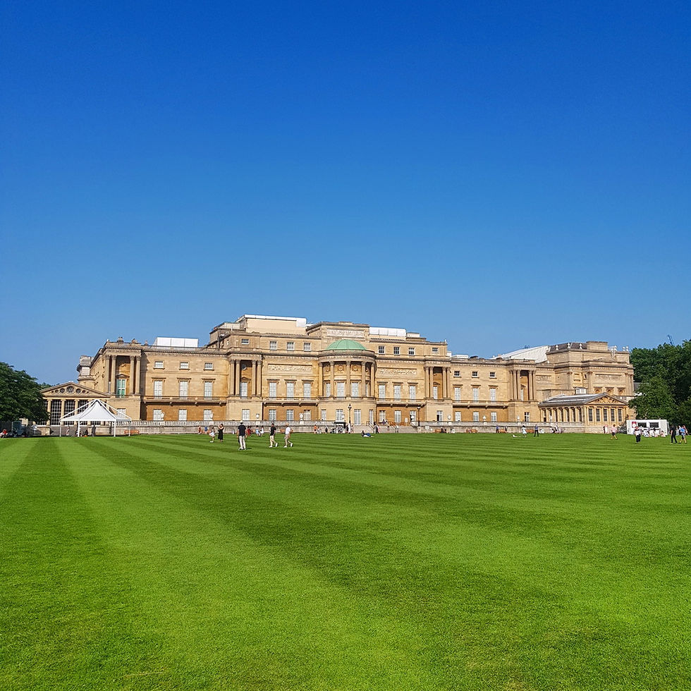 Starting with spring, the lawn is mowed weekly in a striped pattern, which makes it look larger and helps to frame the flower borders.