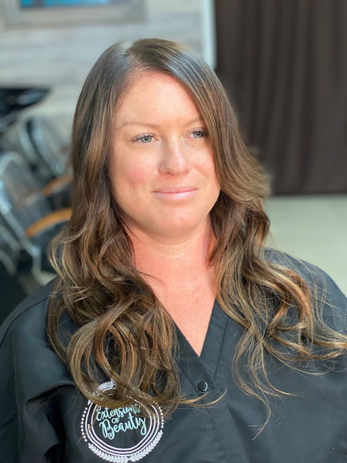 Before and after image showing a client’s hair transformation with natural-looking hair extensions, adding volume and length for a fuller, more glamorous look