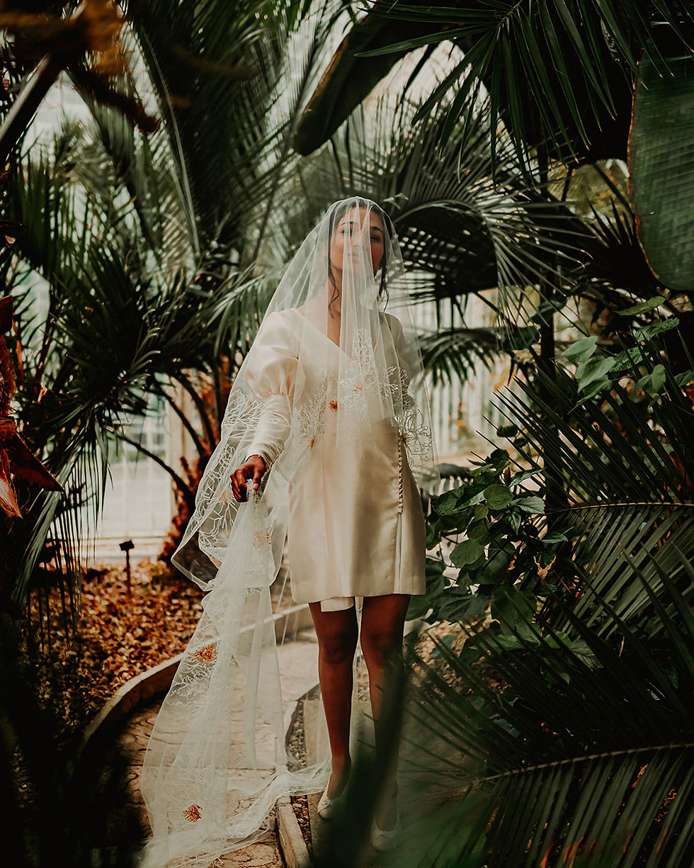 Thumbnail: Golden Peony Veil