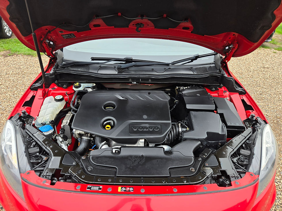 Thumbnail: 2014 VOLVO V40 D2 R DESIGN 5dr .