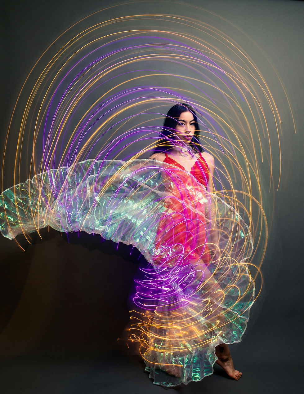 Mulher com vestido de lightpaint