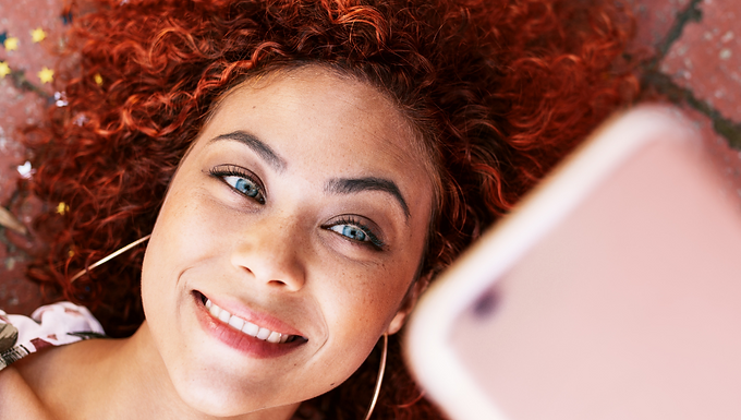 Selfies Perfeitas: Dicas e Truques para Tirar Fotos Incríveis Sozinho