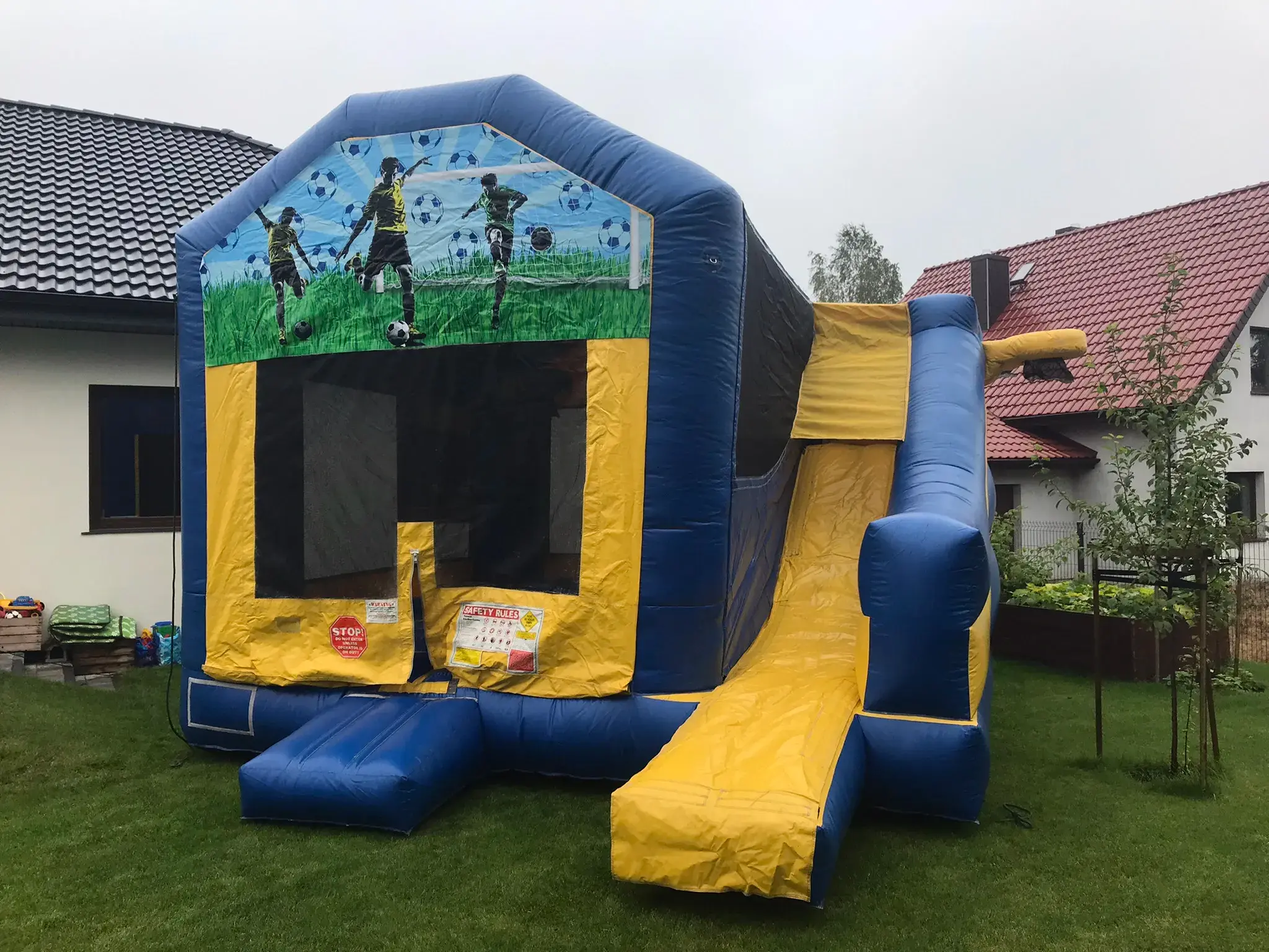 Dmuchaniec piłka nożna, piłkarski.