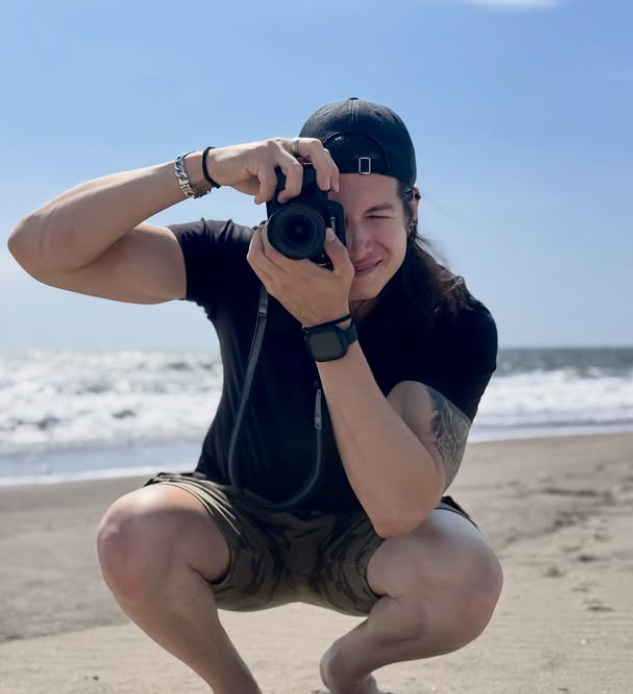 Influencer en la playa de Porororca Hostería de villamil Playas