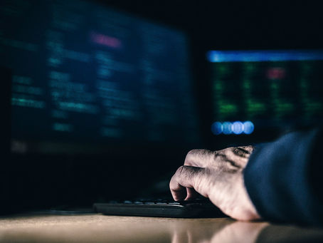 ¿Qué son los delitos cibernéticos y cómo puedo protegerme de estos?