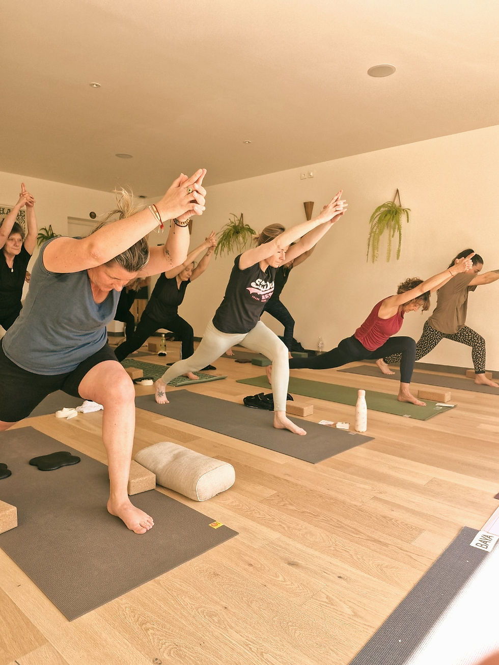 YOGA & ASTRO