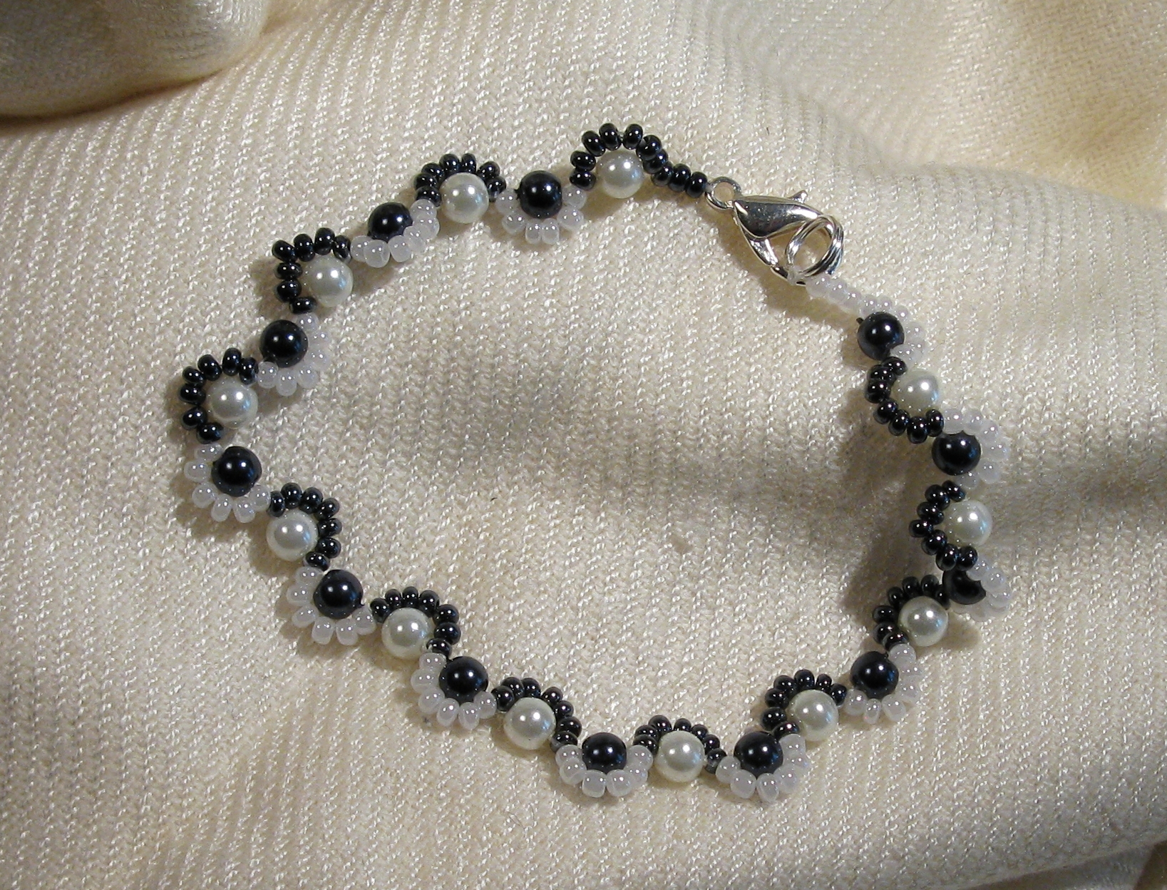 Opaque Harlequin bracelet
