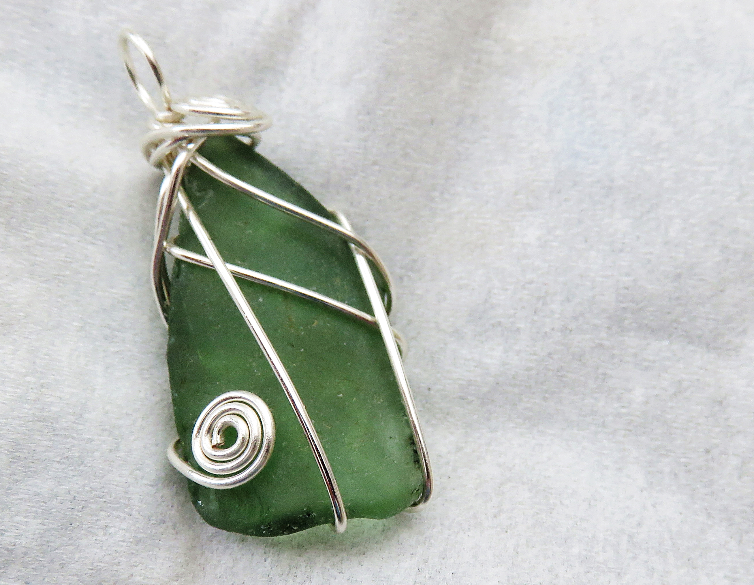 Sleek green pendant