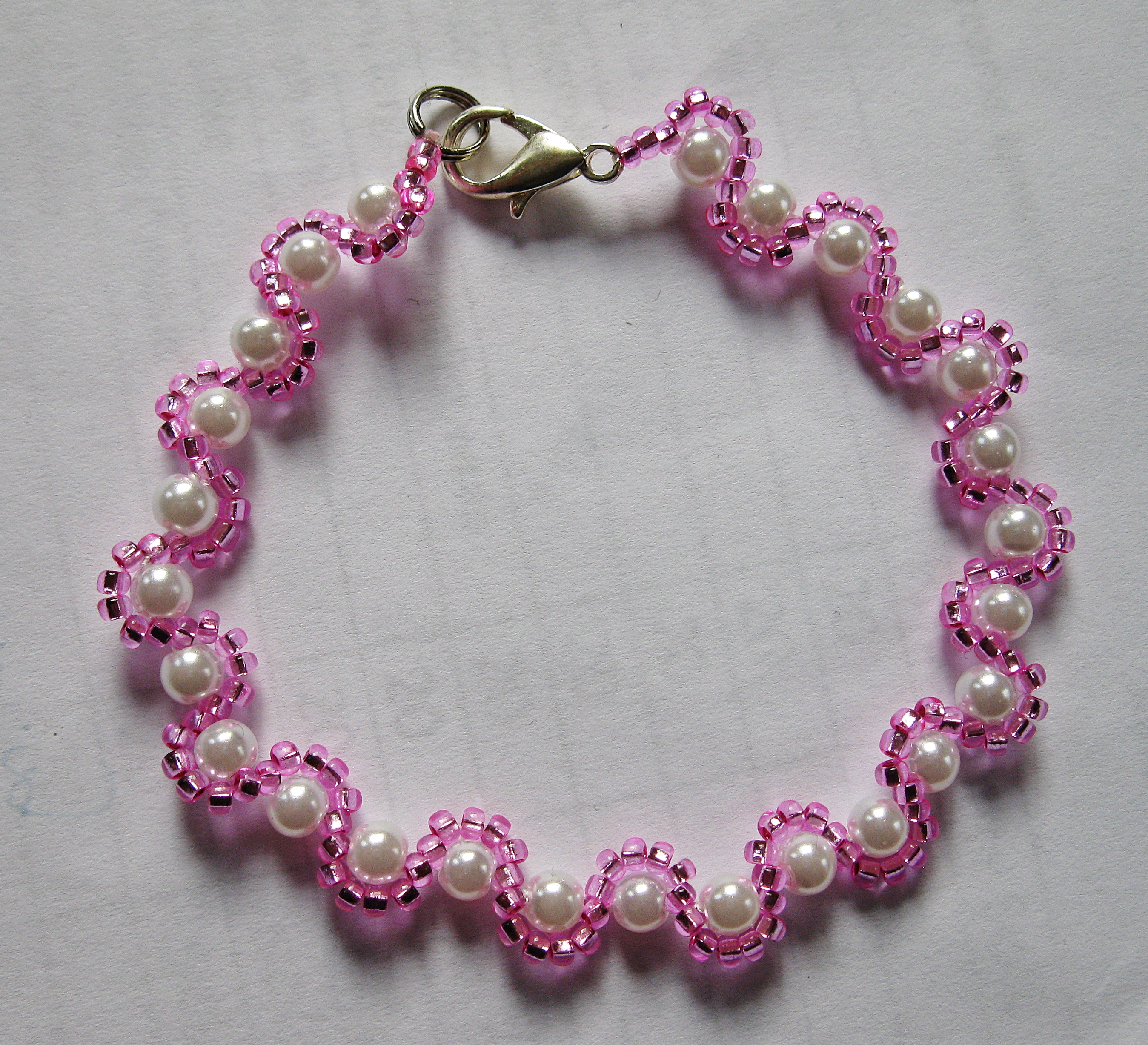 Pink and white pearl bracelet