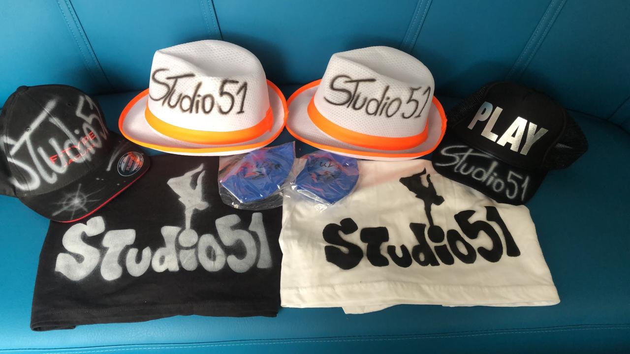 Gorros Studio 51