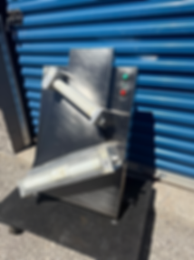 Used Doyon DL18DP Countertop 17" Two Stage Dough Roller Sheeter - 250 Pieces/Hou