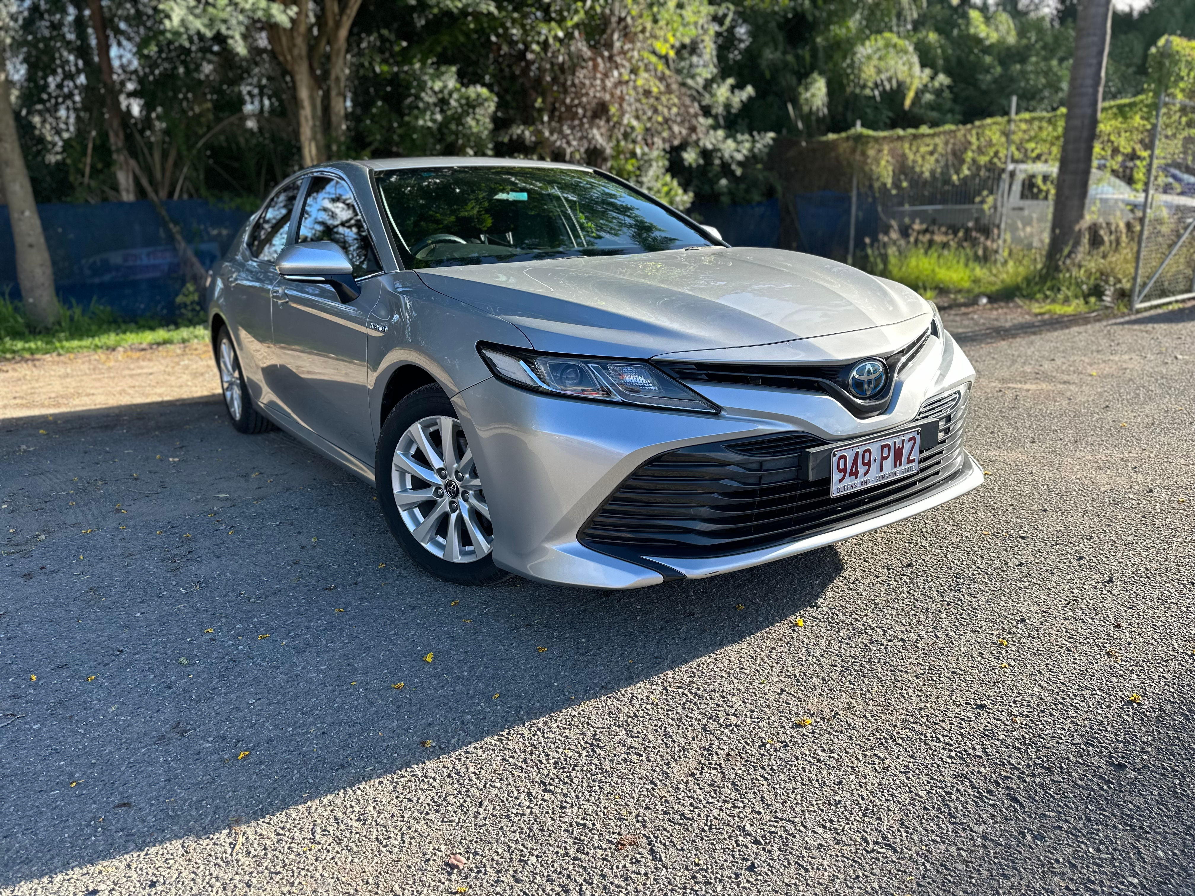 2019 Toyota Camry Ascent Hybrid 