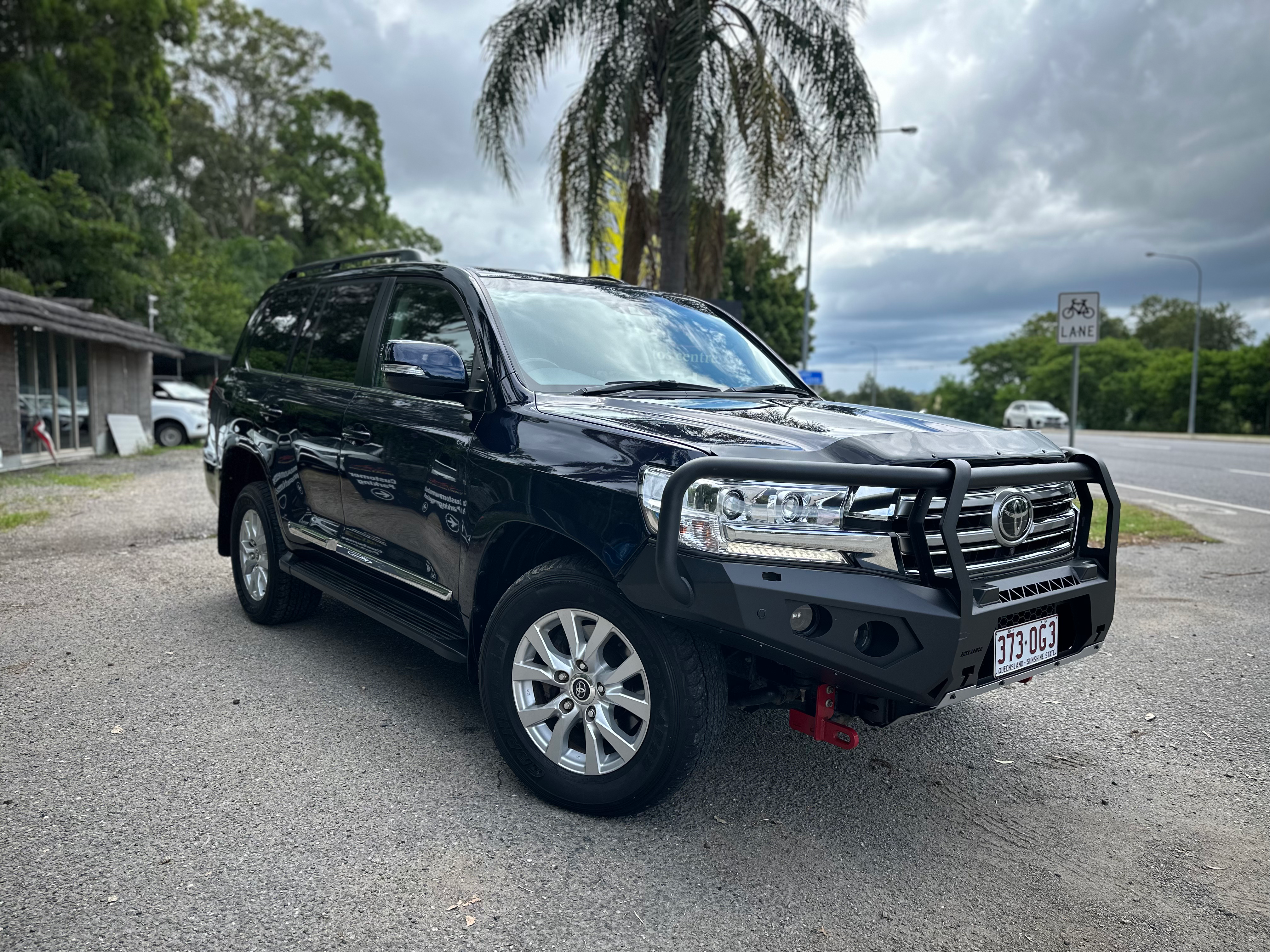 LANDCRUISER LC200 SAHARA (4x4)