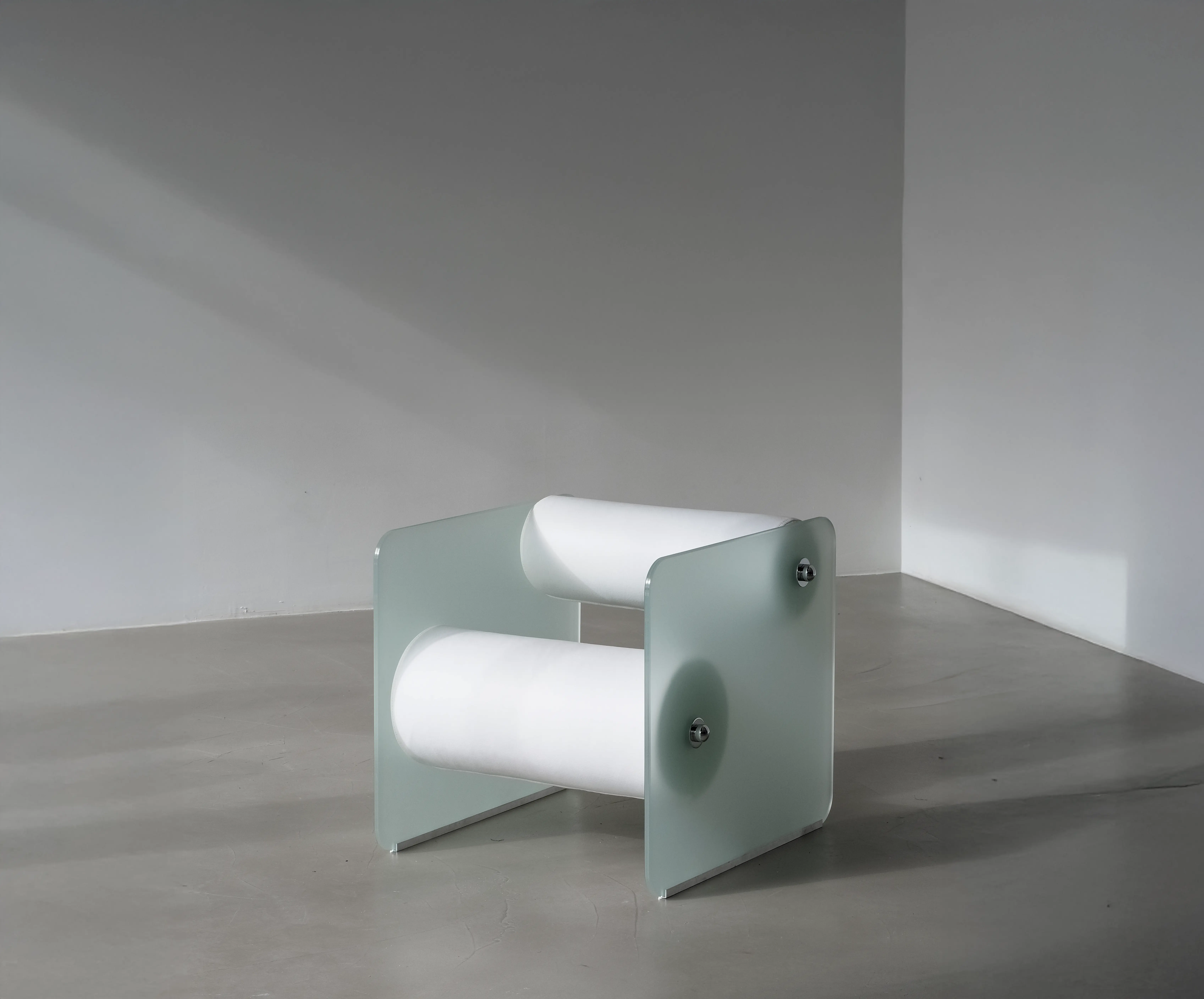 Loop Armchair [Ice]