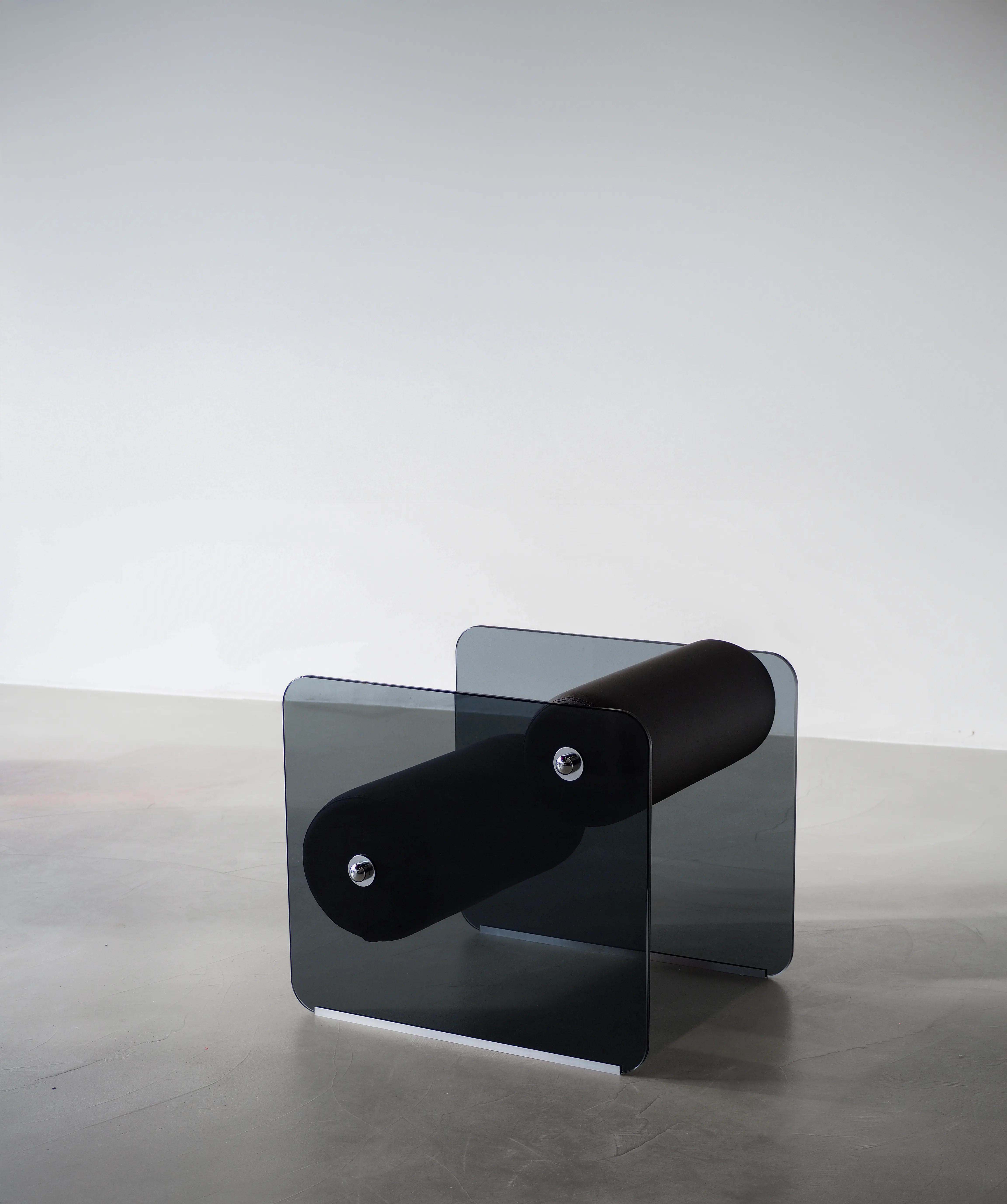 Loop Armchair [Black Edition]