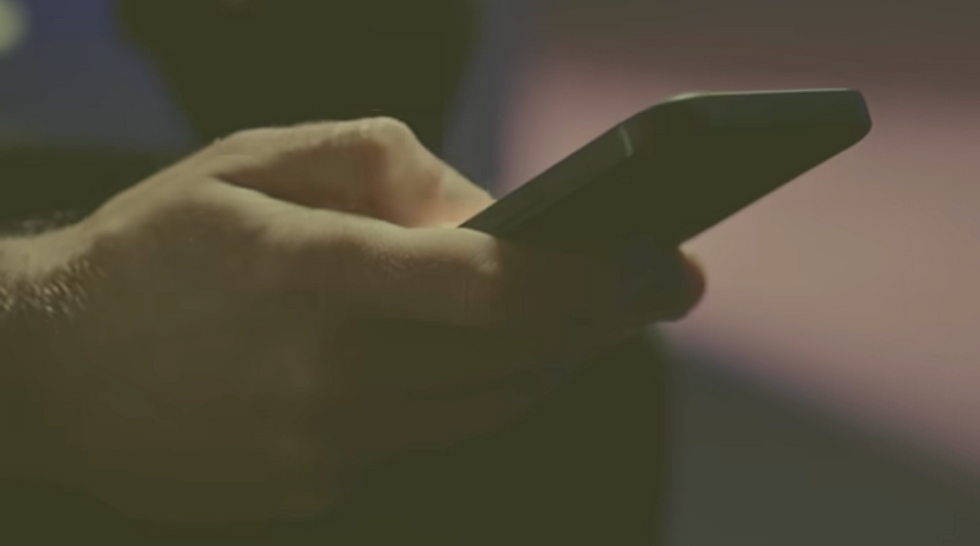 Vi lever i en digital virkelighed, hvor vi døgnet rundt bombarderes med kattevideoer, notifikationer og e-mails.
