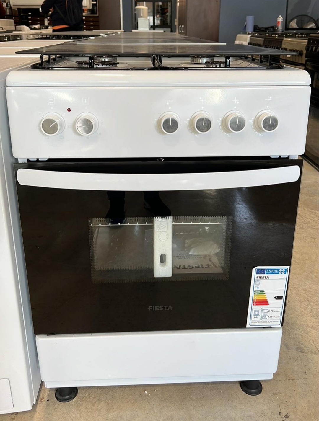 Free Standing Electric Oven With Gas Top. Model Ff6406Gaz