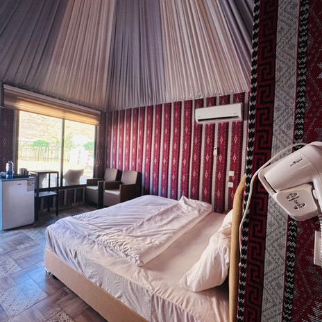deluxe tent in wadi rum