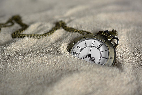 anncapictures-pocket-watch-3156771_1280.jpg