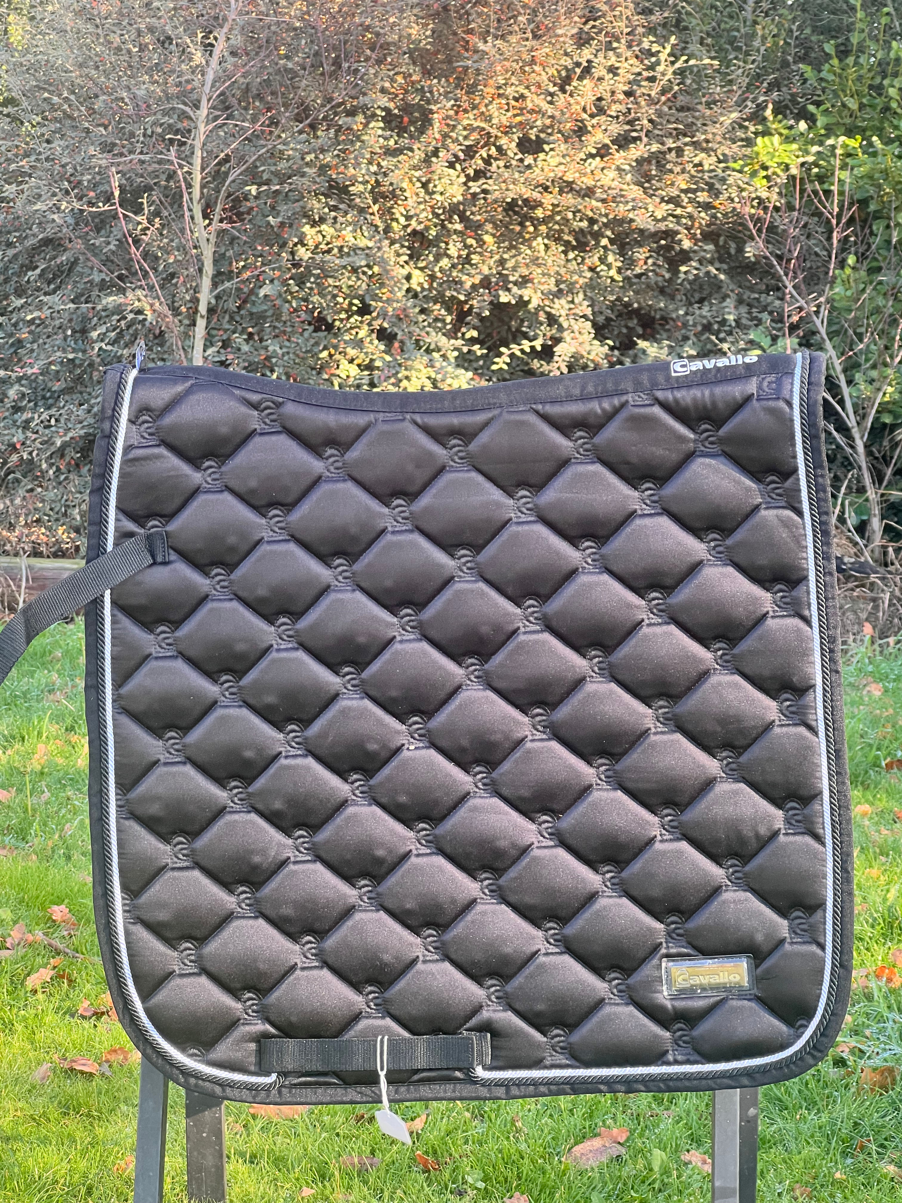FULL SIZED BLACK DRESSAGE SADDLE PAD