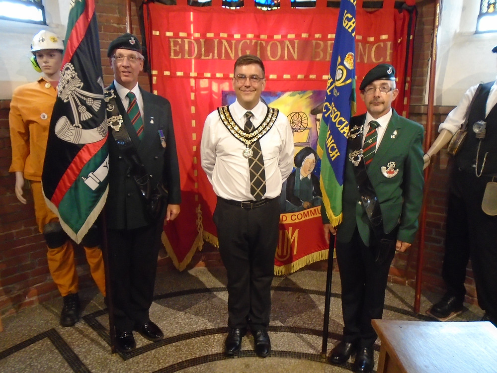 Mayor of Edlington with Regimental Association Standard Bearers
