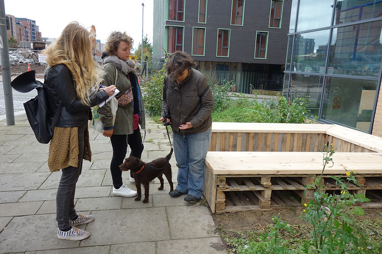 WERT DER DINGE Bluegreen Liverpool urbane intervention straßenmöbel