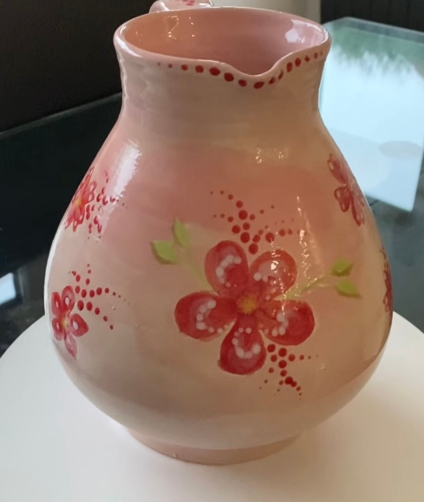 Atelier décor sur pièce en céramique