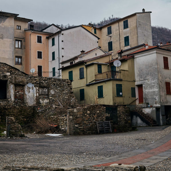 13_TSK8915_Serge Tesker 1 Euro Italy.jpg