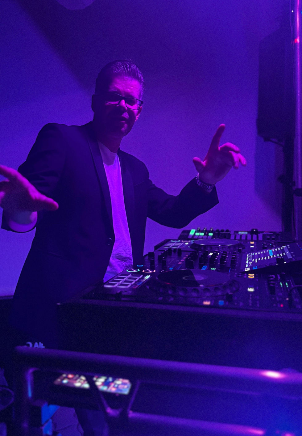 DJ KULT feat. AlphaTheta