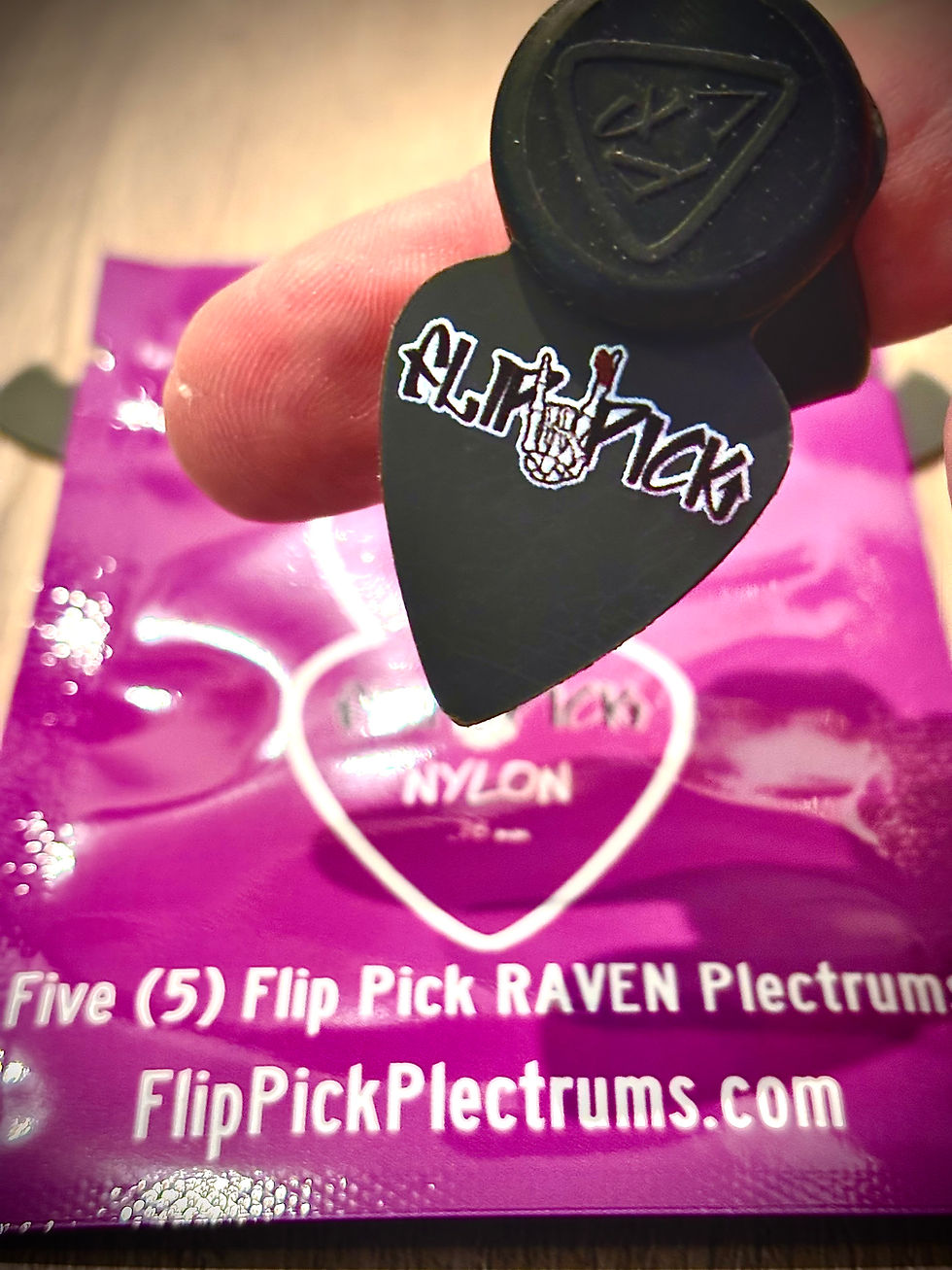 Thumbnail: Flip Pick + RAVEN Nylon Bundle (.78mm) — Smooth Feel. Secure Control.