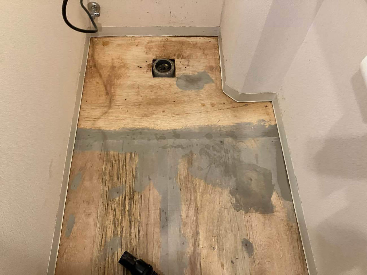 沖すまいるホームトイレリフォーム、ビフォー画像その２です。