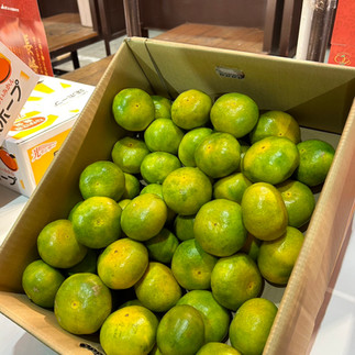 極早生みかん初売りの様子3です