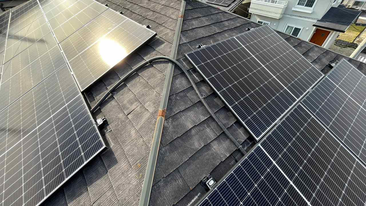 Qセルズ製太陽光パネル設置その３です