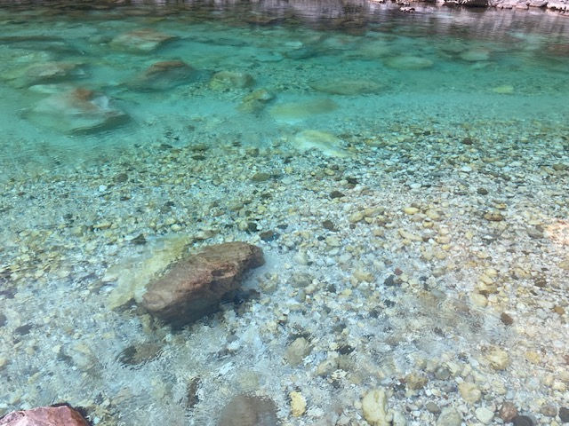 Glasklares Wasser als Sinnbild für - Von der Trennung in die Einsseiung