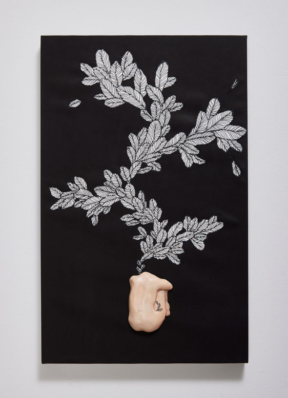 피어남은 늘 침묵의 뒤편에서-1
, 2025, 53x33.4cm, 자수, 면사, 면, 석분점토, 아크릴, 먹