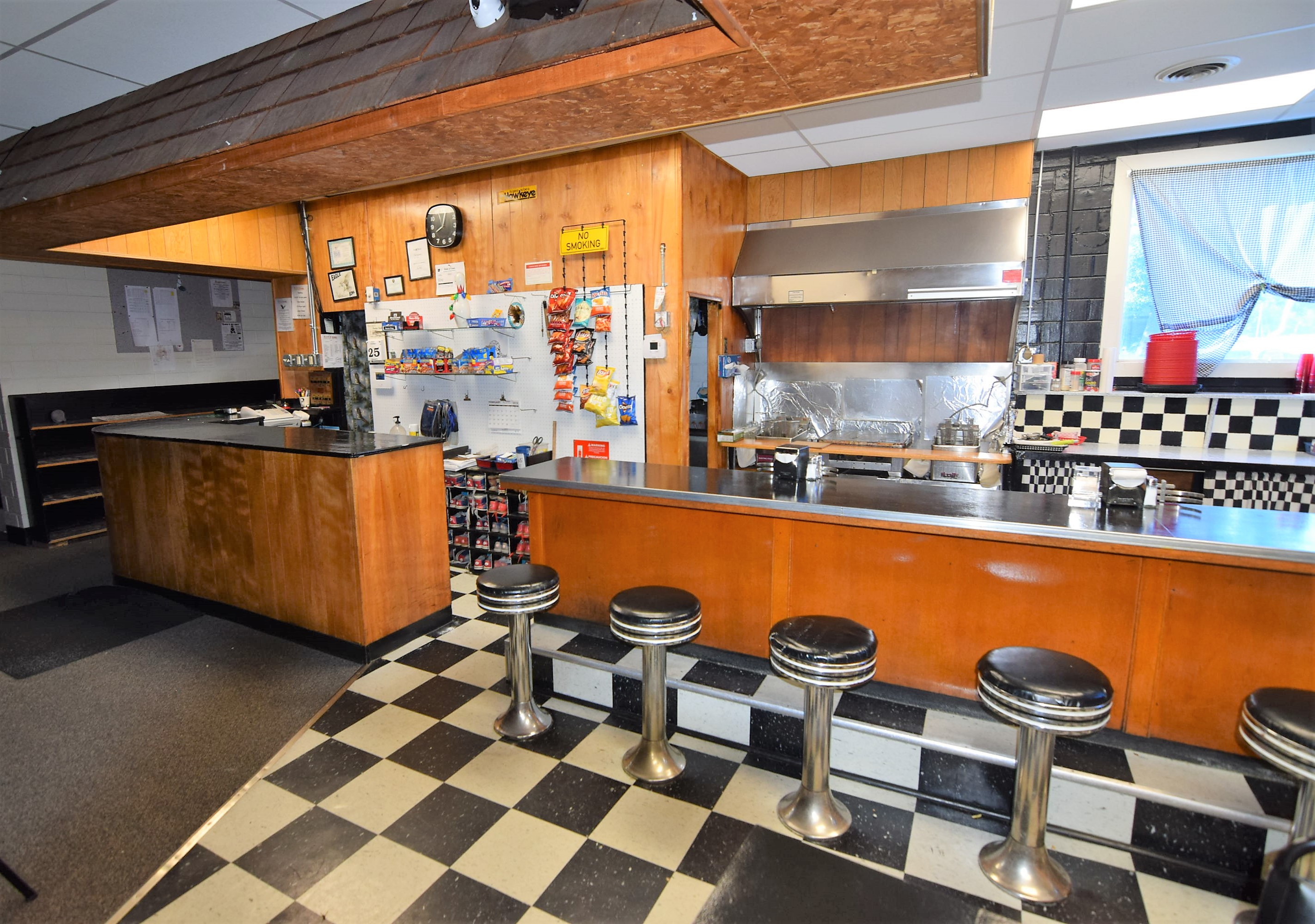 HomeLand Realty, Eagle Grove, IA. For Sale 305 NW 11th St, Eagle Grov