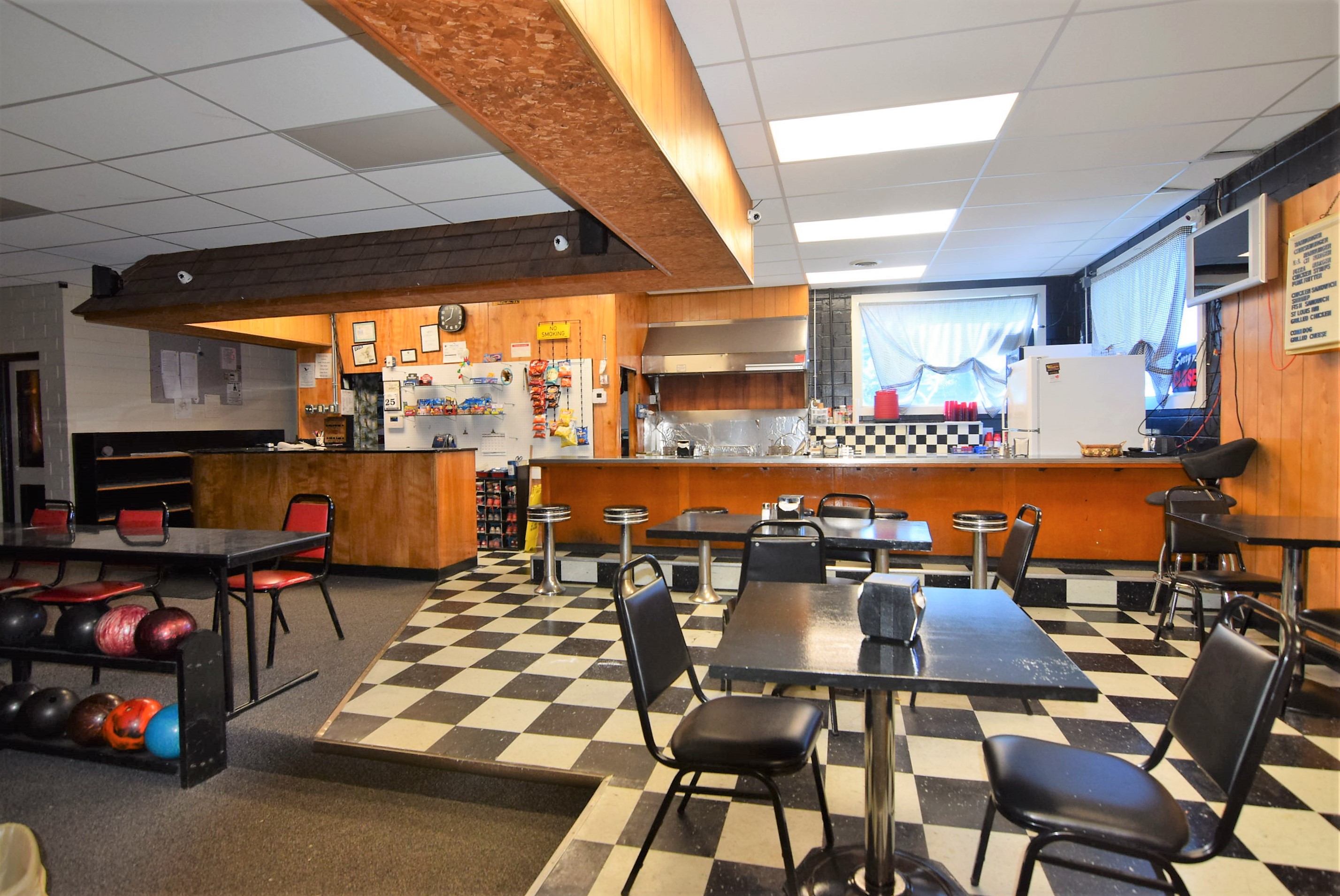 HomeLand Realty, Eagle Grove, IA. For Sale 305 NW 11th St, Eagle Grov