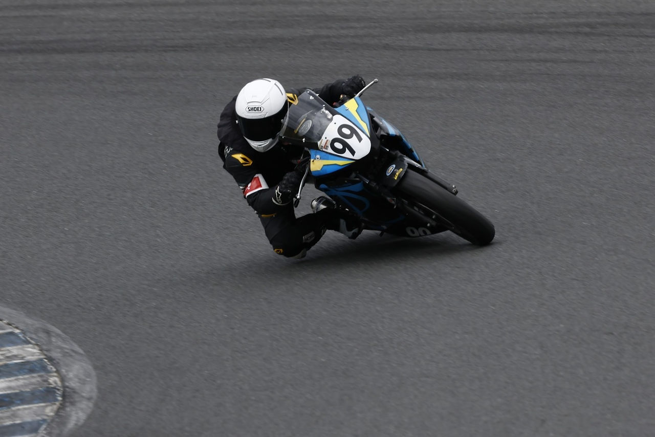バイクレース　翁長凜選手