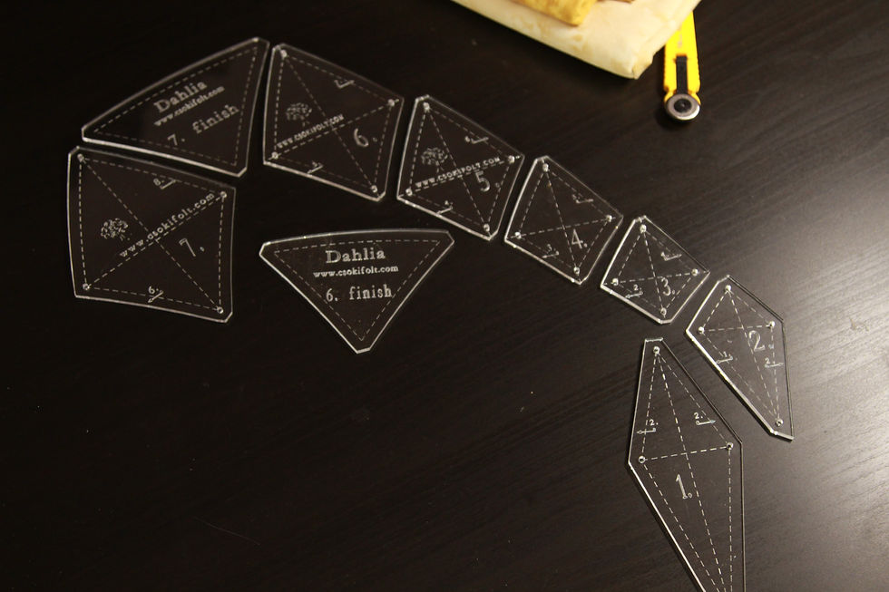 Thumbnail: Dahlia King (Connecting element)