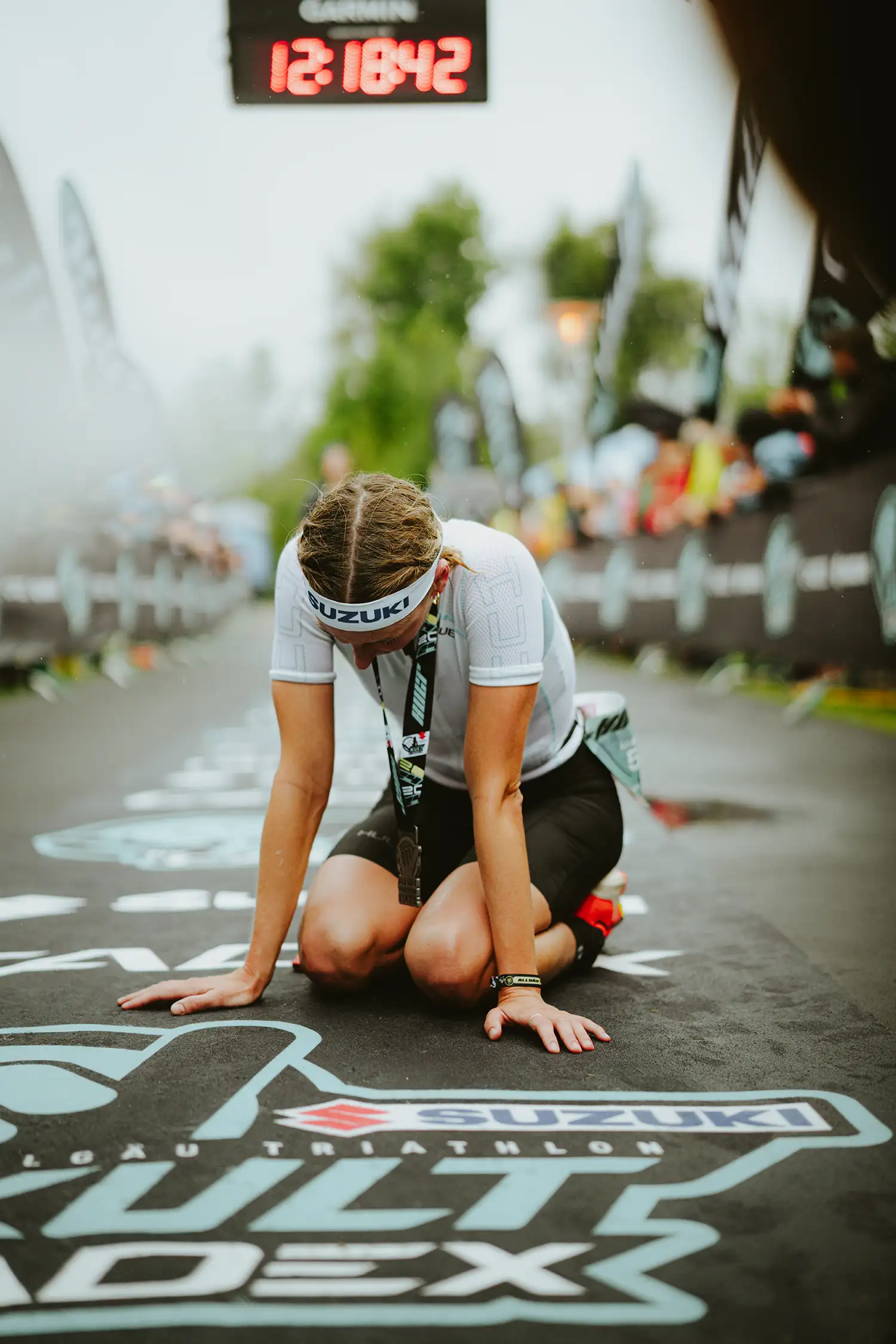 Marlene Gomez-Göggel im Ziel beim Allgäu Triathlon