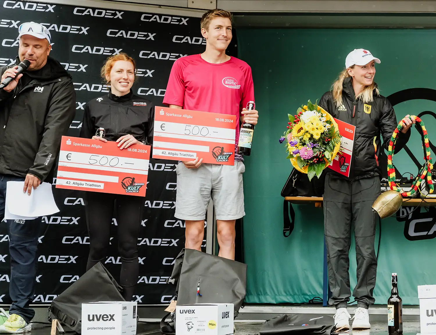 Tom Hug auf dem Podium beim Allgäu Triathlon