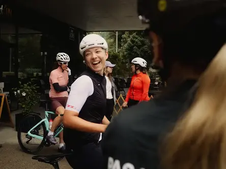 Rennradfahrerinnen 808 Trough The Alps