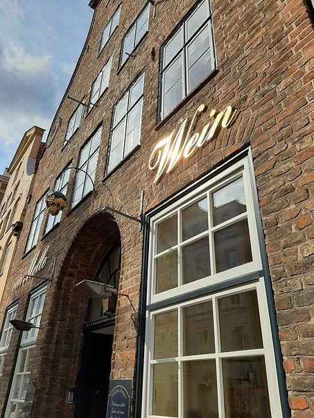 Weinhaus van Melle, Lübeck