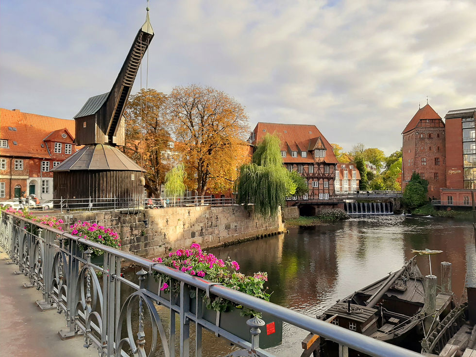 Alter Hafen mit Kran, Lüneburg