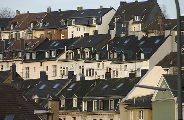 Wuppertal, Nordstadt, Gründerzeitarchitektur, Blick auf die Häuser an der Holsteinerstraße von der Mirker Straße