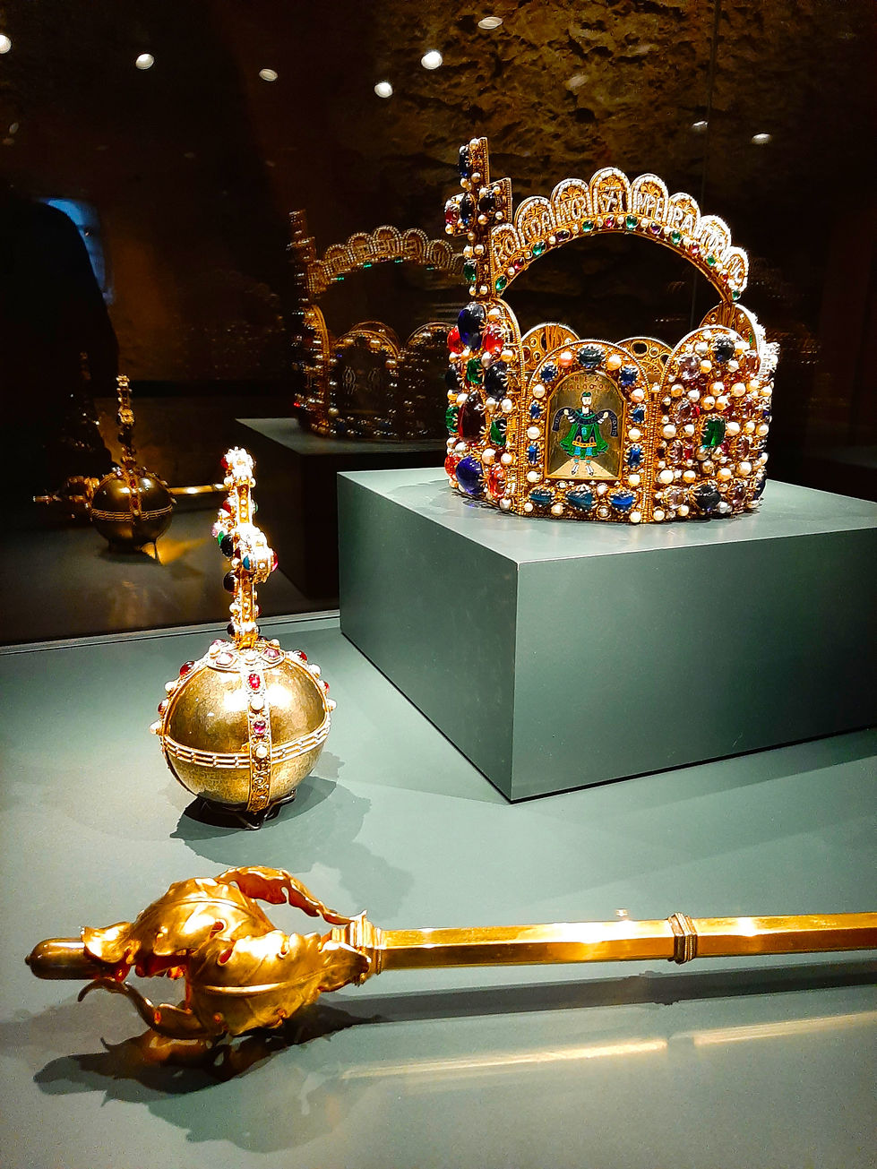 Reichsinsignien, Kaiserkrone Heiliges Römisches Reich, Reichsapfel, Zepter, Historisches Museum Frankfurt
